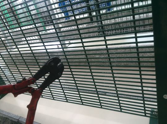 एंटीकट 358 उच्च सुरक्षा बाड़ जस्ती तार पाउडर लेपित