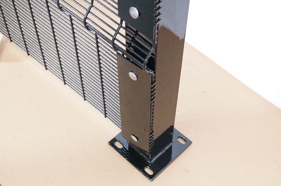 L2.2m सेमी सर्कल एंटी क्लाइम्ब फेंसिंग पैनल 358 मेष फेंसिंग पीवीसी कोटिंग