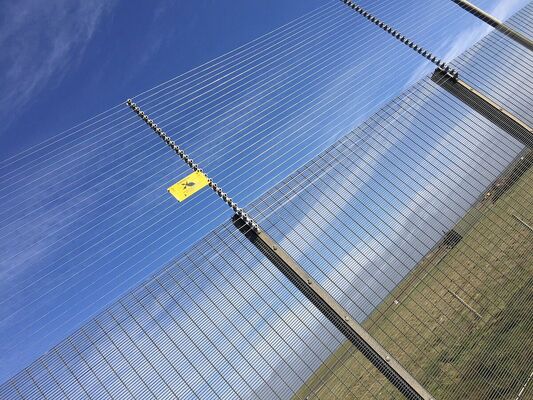 सभी मौसम विद्युत सुरक्षा बाड़ कम रखरखाव विरोधी जंग